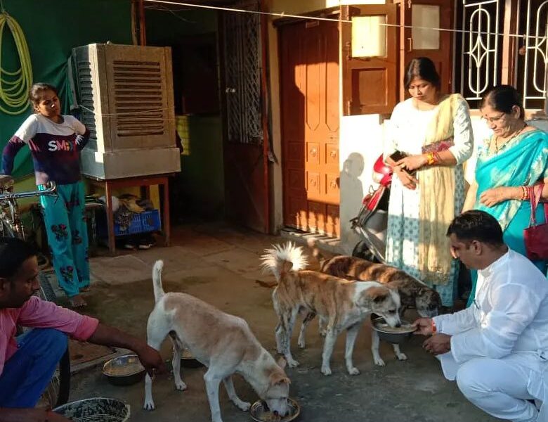 हम मानते हैं कि भोजन केवल पेट भरने का माध्यम नहीं… बल्कि मानवता की सबसे बड़ी सेवा है।